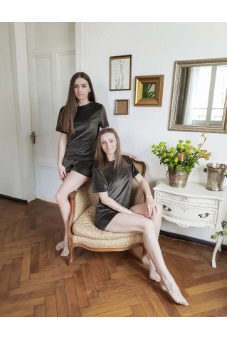 Велюровый комплект Toozz шорты + футболка цвета хаки